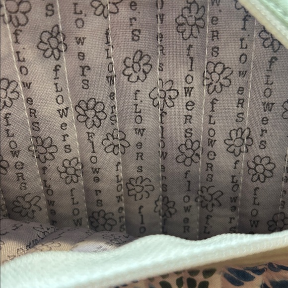 Quilted Patterned Tech Pouch - Picture 4 of 4